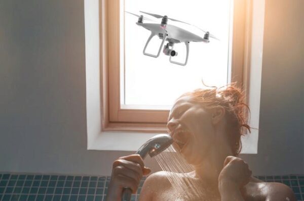 В Австралии женщины массово жалуются на преследования дронами