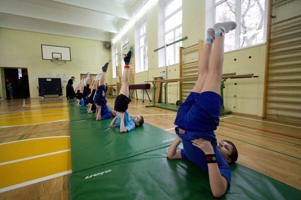 В Чите школьница травмировала позвоночник на занятиях физкультурой