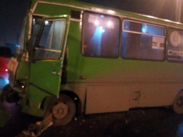 В Харькове столкнулись две маршрутки: пострадали 11 человек