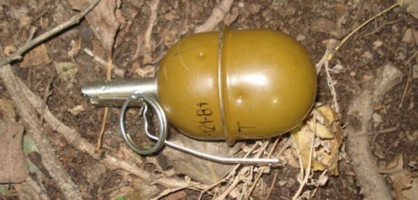 В Киеве из авто выбросили гранату и устройство «Хацабка»