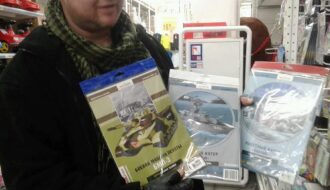 В киевском гипермаркете продают «военную технику РФ»