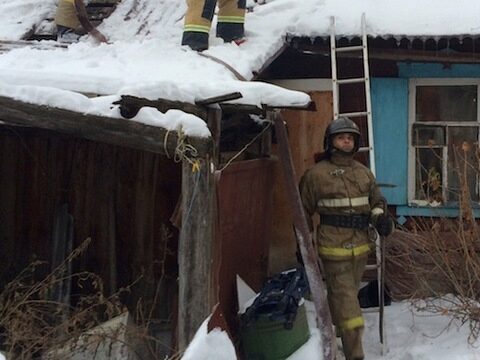 В крупном пожаре под Питеркой пострадали люди