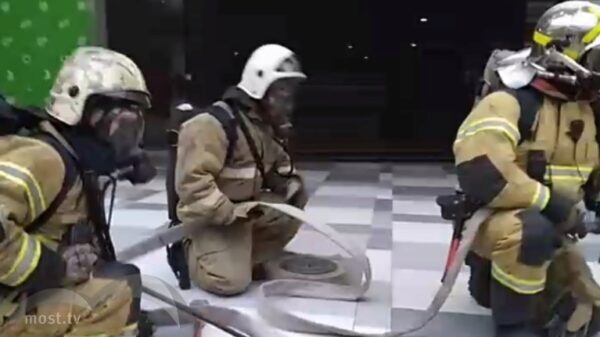 В крупном торговом центре Липецка идет эвакуация (видео)