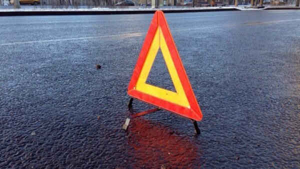 В Нижнем Новгороде автобус въехал в светофор: пострадал годовалый ребенок