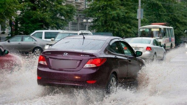 В Петербурге пытались угнать каршеринговый Hyundai Solaris