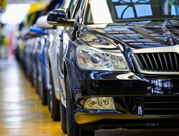 В России количество продаж дорогих авто упало на 18%