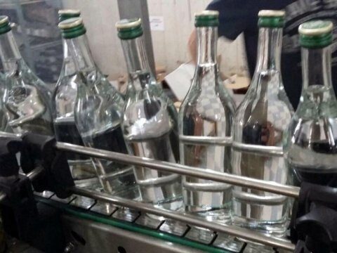 В Саратовской области полиция изъяла 189 тысяч литров контрафактного алкоголя