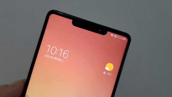 В Сети появились снимки Xiaomi Mi Mix 2s в стиле iPhone X (ФОТО)