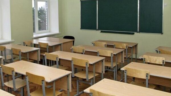 В Смоленске учительница заклеила скотчем рот второкласснику за разговоры