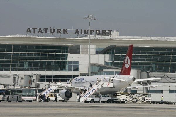 В Стамбуле проверяют данные о двух бомбах на борту самолетов «Международных авиалиний Украины»