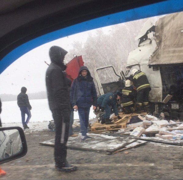 В столкновении фур на трассе Тюмень-Омск пострадал человек