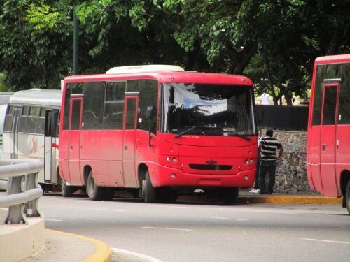 В Венесуэле 8 человек погибли после столкновения двух автобусов
