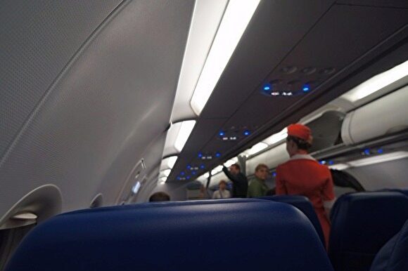 В аэропорту Екатеринбурга полиция задержала челябинца, курившего в туалете самолета