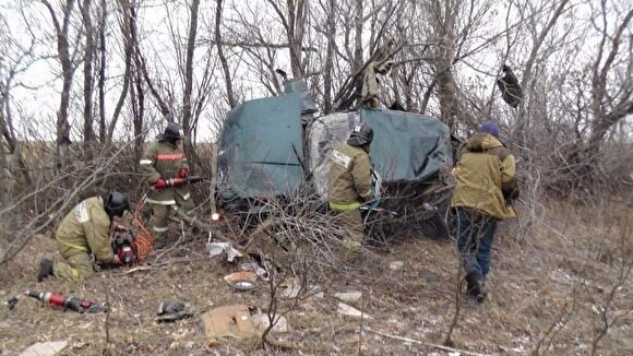 В Челябинской области пара на BMW погибла в ДТП с переворотом