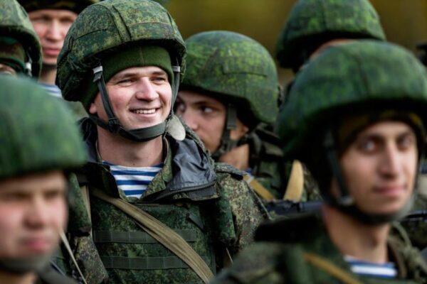ВЦИОМ: 93% россиян считают, что российская армия сможет их защитить
