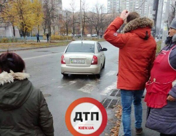 В Киеве среди улицы похитили женщину: появилось фото авто злоумышленников