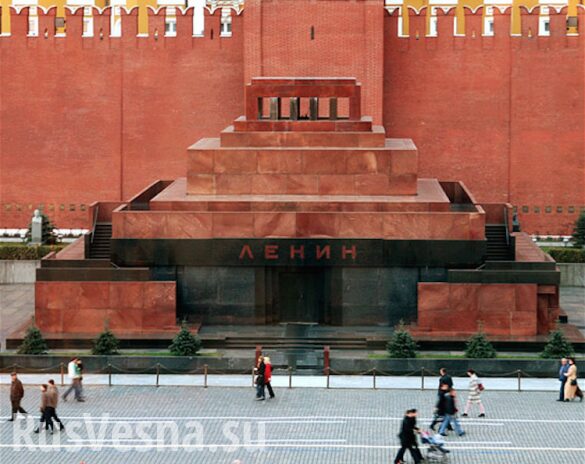 В Кремле прокомментировали вопрос о захоронении тела Ленина