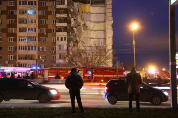 Власти Ижевска опасаются нашествия мародеров к обрушившемуся дому