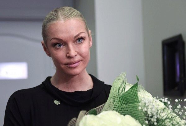 Волочкова ответила хакерам, которые выставили ее фото во время секса в интернет