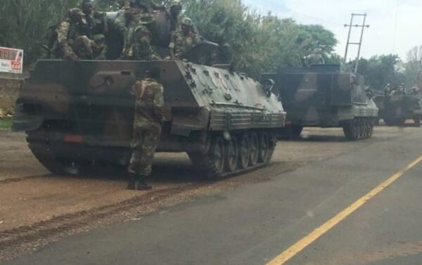 В Зимбабве увидели «подозрительные» танки