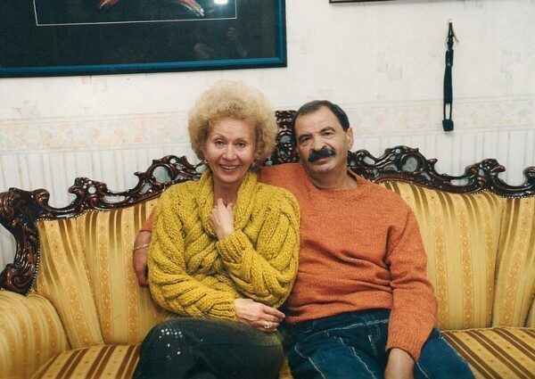 Жена Олейникова: Покойный Илюша держит со мной связь даже во сне