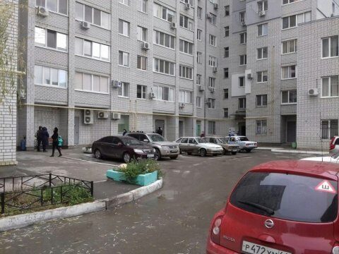 Жильцов саратовской девятиэтажки эвакуируют из-за подозрительной сумки