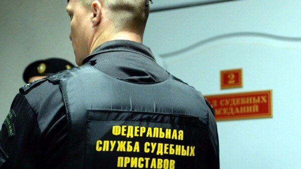 Житель Томска спрятал автомобиль от судебных приставов у здания ФССП