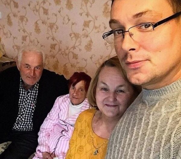 Зрители «Дома-2» подозревают, что Андрей Чуев требует от Ольги Васильевны деньги за жилье