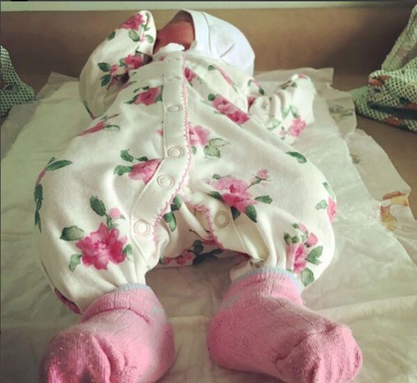 Звезда "Универа" Арарат Кещян показал снимок новорожденной дочки
