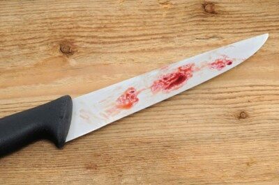 17-летний подросток из Казани порезал ножом отца и бабушку