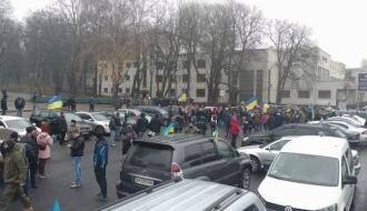 200 автомобилей «Автомайдана» едут к дому Луценко