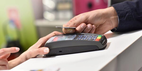 Альфа-Банк: У пользователей могут возникнуть проблемы с оплатой по карточках