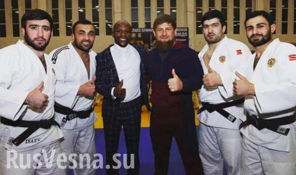 Американский боксер Мэйуэзер попросил у Кадырова дом в Грозном (ВИДЕО)