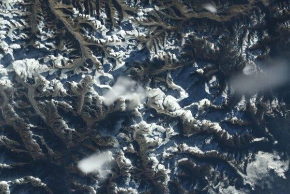 Астронавт показал впечатляющие фото Эвереста