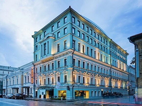Более 130 человек эвакуировали из отеля в Москве из-за ложного звонка о минировании