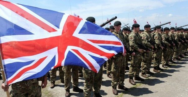 Британские военные получат по 1 фунту к Рождеству в Афганистане