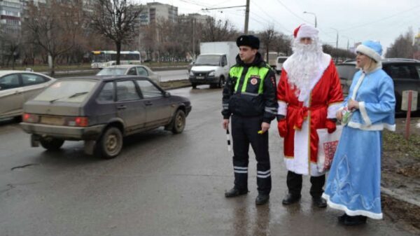 Дед Мороз вышел на липецкие дороги