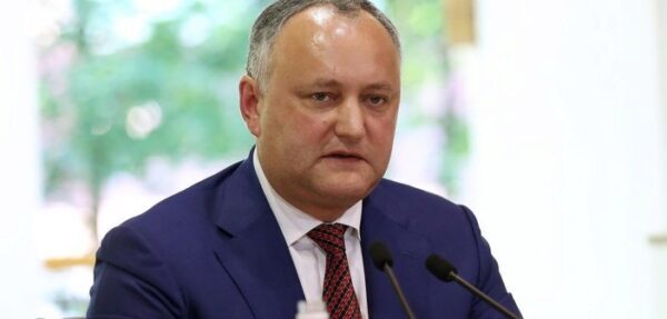 Додон выразил возмущение отзывом посла Молдовы из РФ