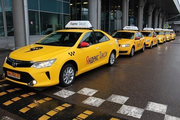 Эксперты: Тарифы «Яндекс.Такси» вырастут в Новый год после трех часов дня