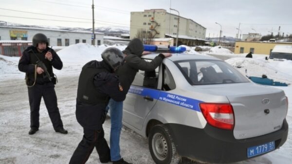 Экстремисты из Хабаровска не успели напасть на сооружение администрации