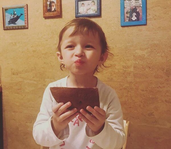 Елена Борщева показала редкие фото со своей младшей дочерью
