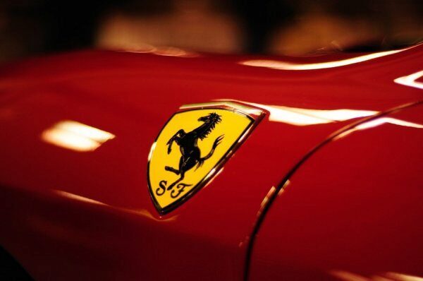 Ferrari наращивает производство и выпустит кроссовер