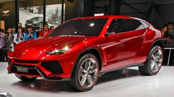 Гибридный кроссовер Lamborghini Urus выйдет в 2019 году