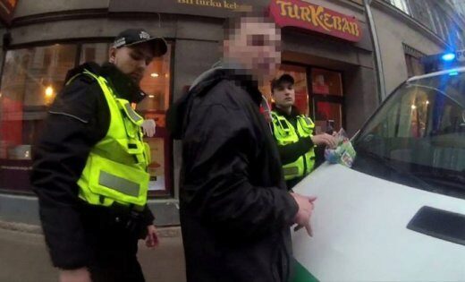 Гостя кебаба оштрафовали на 500 евро за расистские слова и сопротивление полицейским