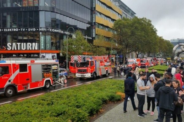 Из-за пожара в доме Берлина пострадали 13 человек