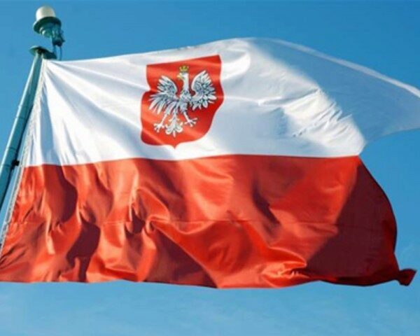Кабмин и премьер Польши ушли в коллективную отставку с 7 декабря