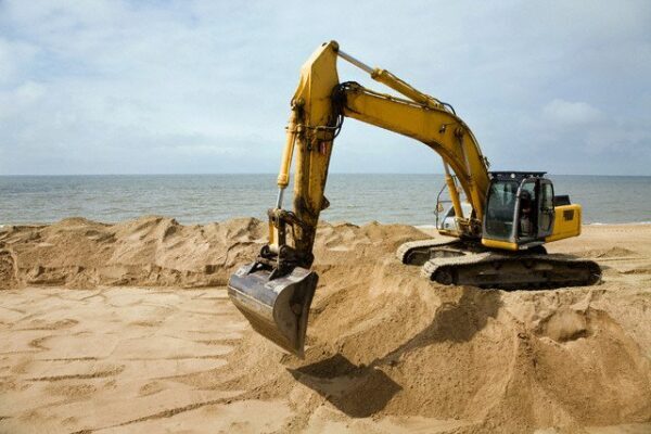 Как в Крыму пограничники пресекли незаконную добычу песка