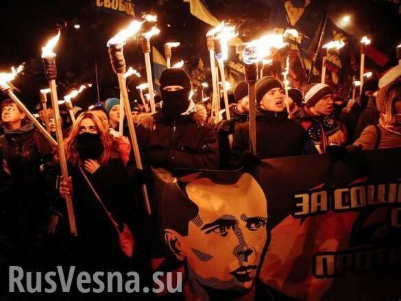 Киевские неонацисты напали на комсомольцев (ВИДЕО)