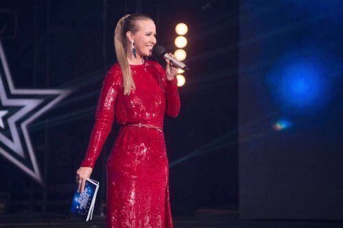Ксения Собчак спела про попу и Instagram со сцены на «МУЗ-ТВ»
