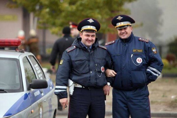 Лейтенанта полиции в Красноярском крае лишили премии за улыбку